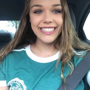 Meet your Posher, Leah